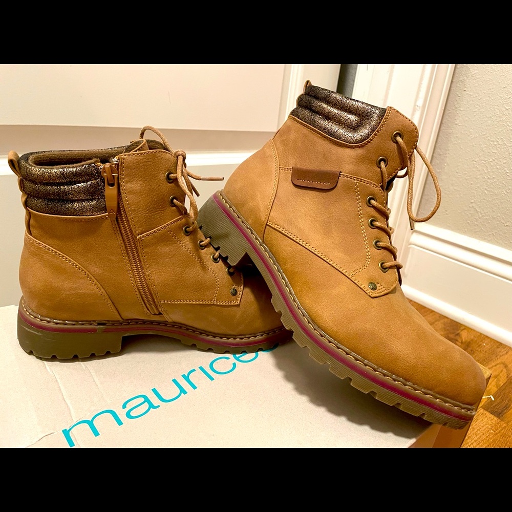 Women’s Tan Lace Up Hiking Boots